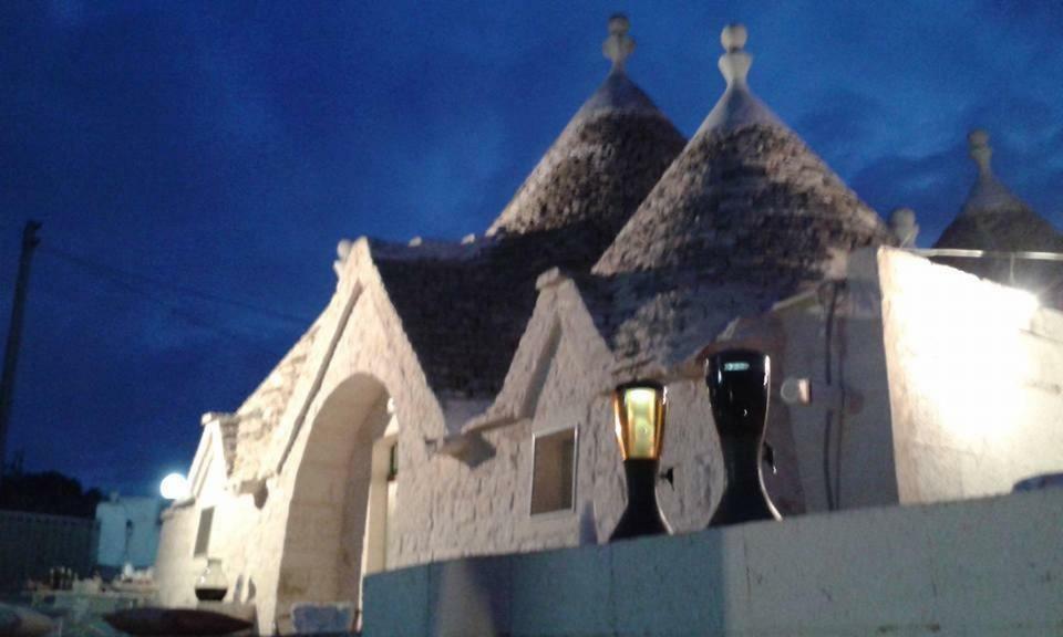 Trullo Le Tre Sorelle Cisternino Dış mekan fotoğraf